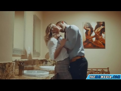 ❤️ Quan una rossa tetona et sedueix en un lavabo públic ️❌ Porno al ca.hentai-id-tv.ru ❌️